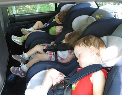 Как правильно перевозить ребенка в автомобиле